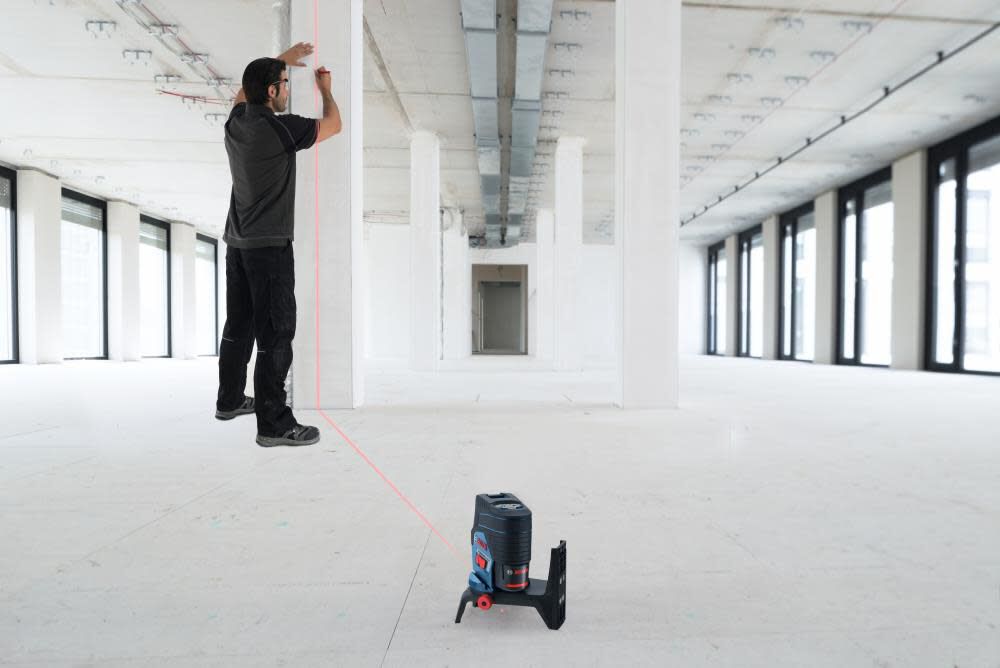 Two Point Laser Bosch 12V Max Connected Cross-Line Laser with Plumb Points GCL100-80C ...