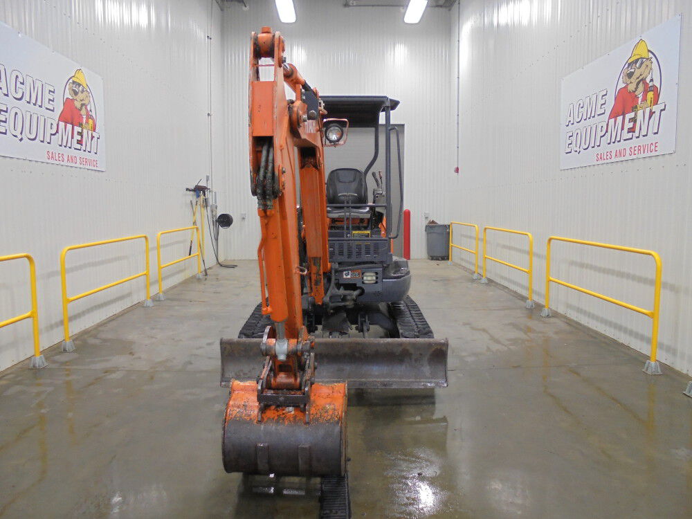 Hitachi ZX35U 29.9HP Open Canopy Mini Excavator - Used 2005 Hitachi ZX35U 29.9HP Open Canopy Mini Excavator - Used 2005