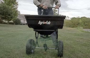 Agri-Fab 85 lb Broadcast Spreader, large image number 1