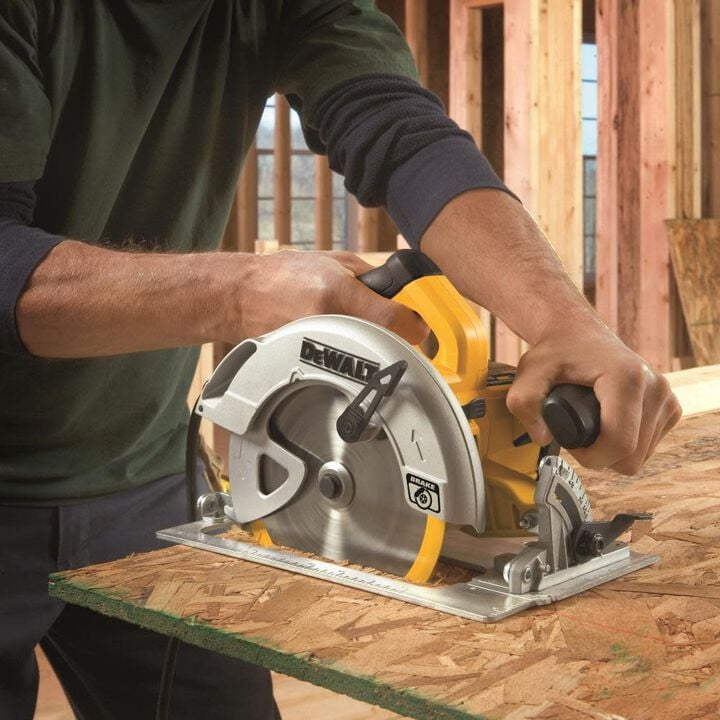 DEWALT 7-1/4-in Lightweight Circular Saw with Electric Brake, large image number 5