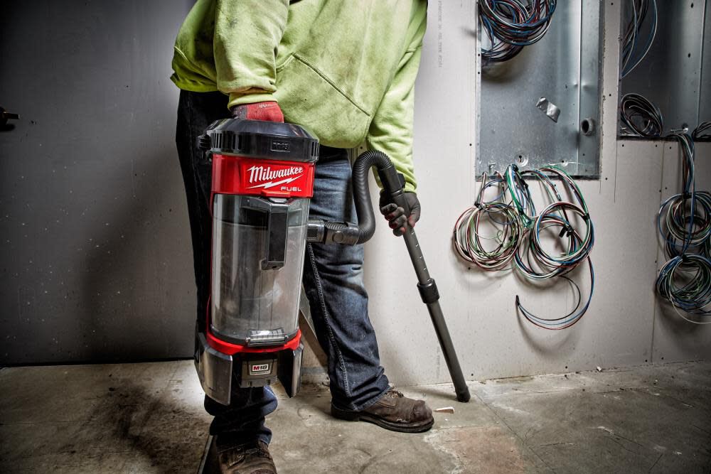 Milwaukee fuel hot sale backpack vacuum