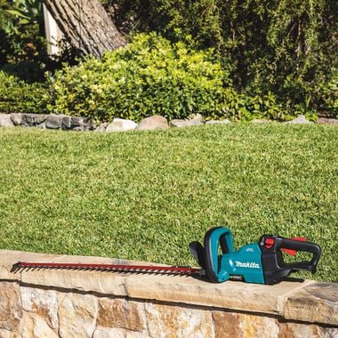Makita 18V LXT Lithium-Ion Brushless Cordless 30in Hedge Trimmer (Bare Tool), large image number 3