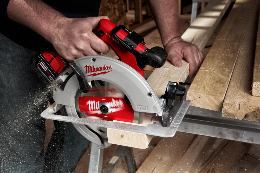 Refurbished milwaukee cheap circular saw