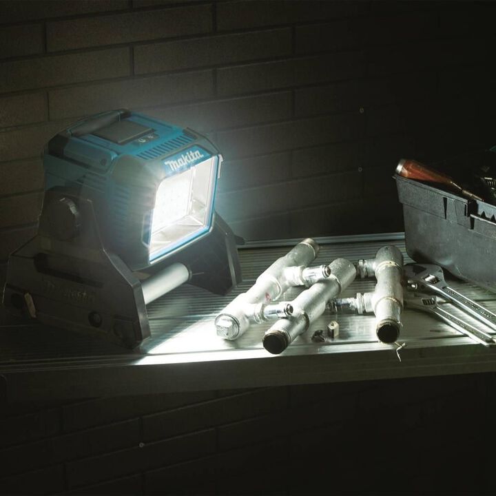 Makita Promotional 18V LXT Work Light Cordless Corded (Bare Tool), large image number 2