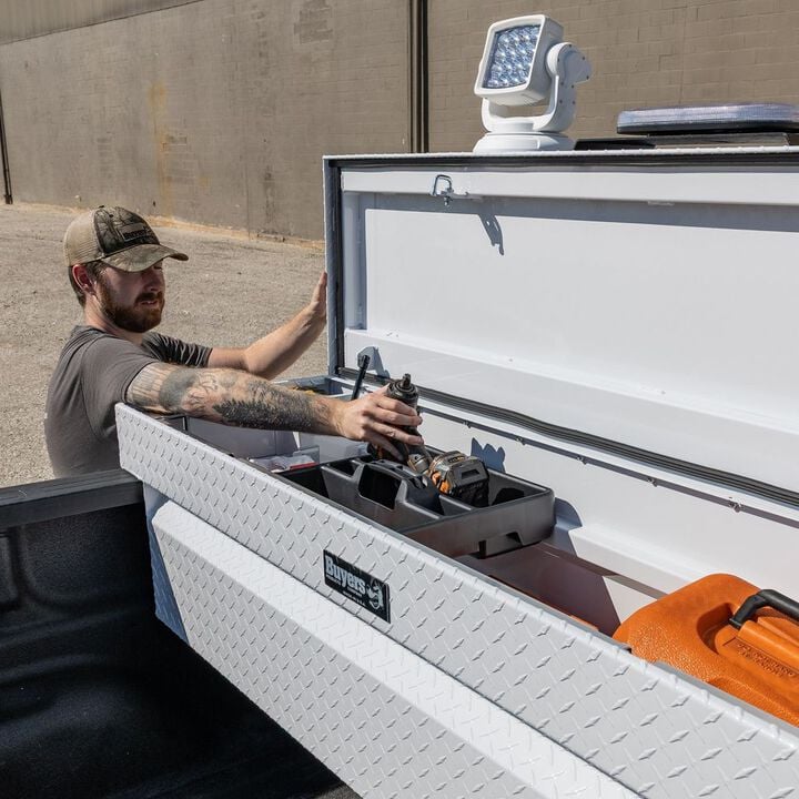 Buyers Products Company 18 x 20 x 71 Inch Diamond Tread Aluminum Crossover Truck Tool Box Gloss White, large image number 9