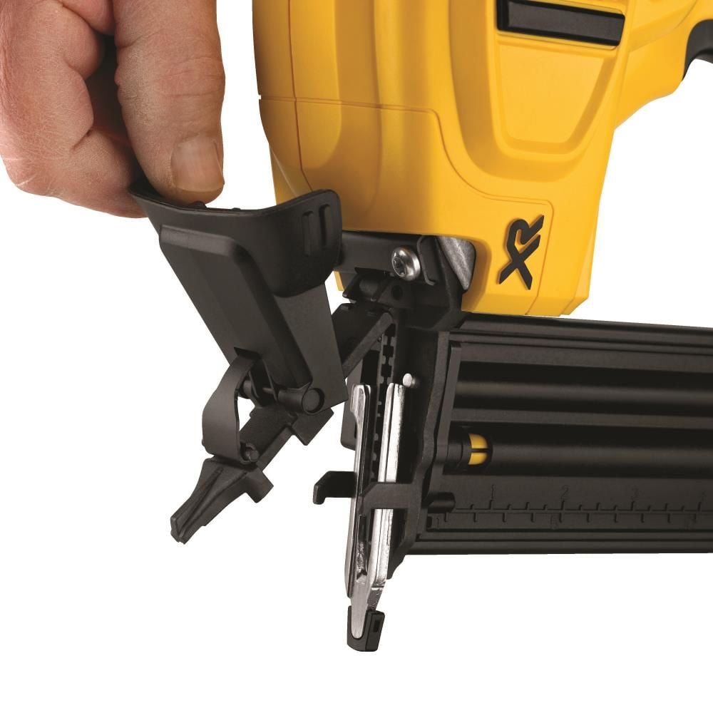 DEWALT 20 V MAX XR 18 Gauge Brad Nailer Kit, large image number 16
