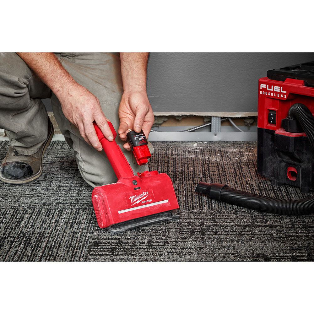 Milwaukee cordless shop vacuum m12