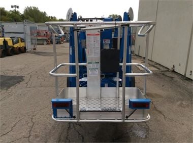 Genie 34 Ft. Trailer Mounted Articulating Boom Lift, large image number 4