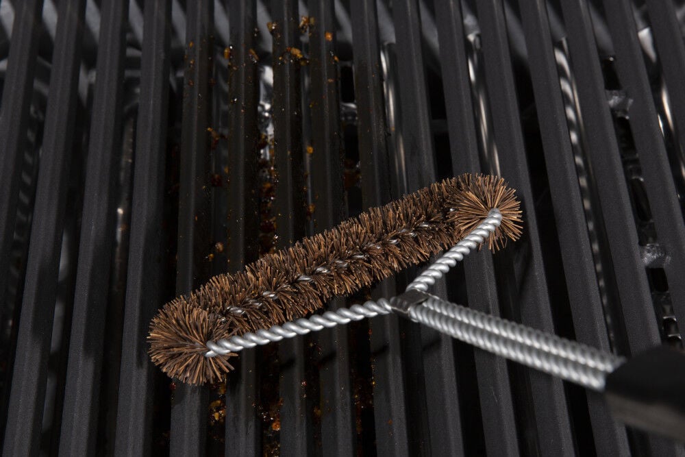 Broil King Plamyra Tri-head Twisted Grill Brush, large image number 3