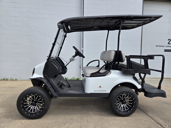 E-Z-GO Express S4 4-Seat Gas Golf Cart Bright White, large image number 16