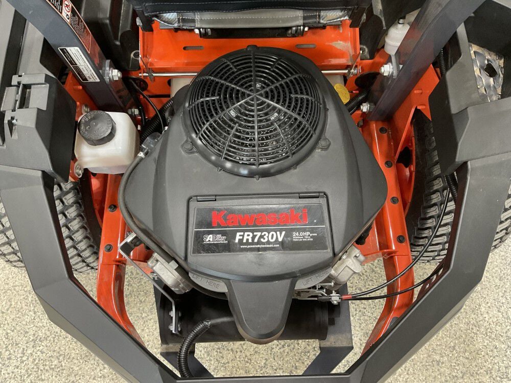 Kubota Z252KW-54 54 Inch Kawasaki Engine Gas-Powered Zero-Turn Mower, large image number 9