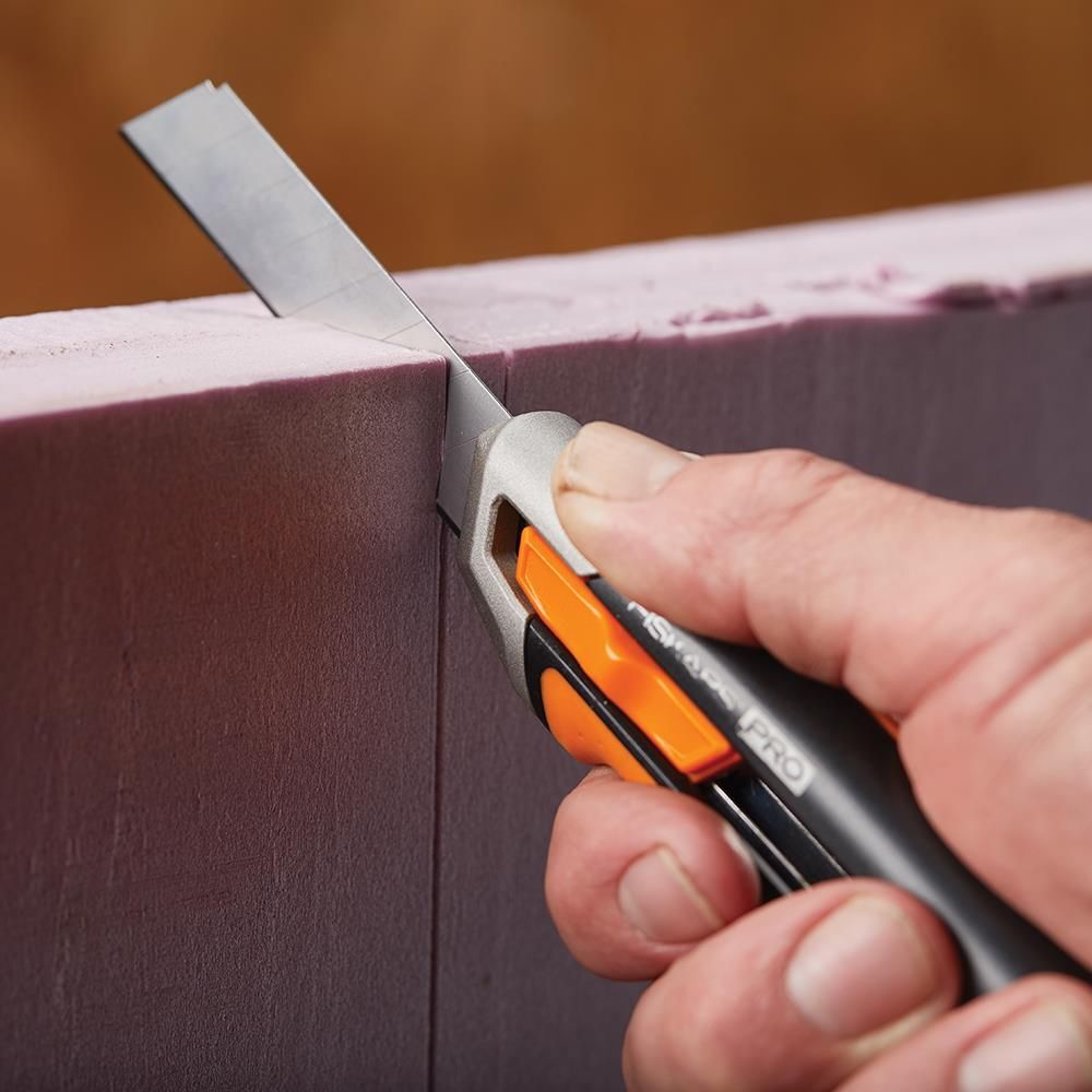 Fiskars 18 mm PRO Snap-off Utility Knife, large image number 3