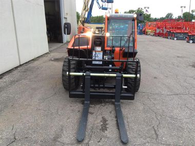 JLG G5 18 Ft. 5500 lb Telehandler with Cab and Heater, large image number 12