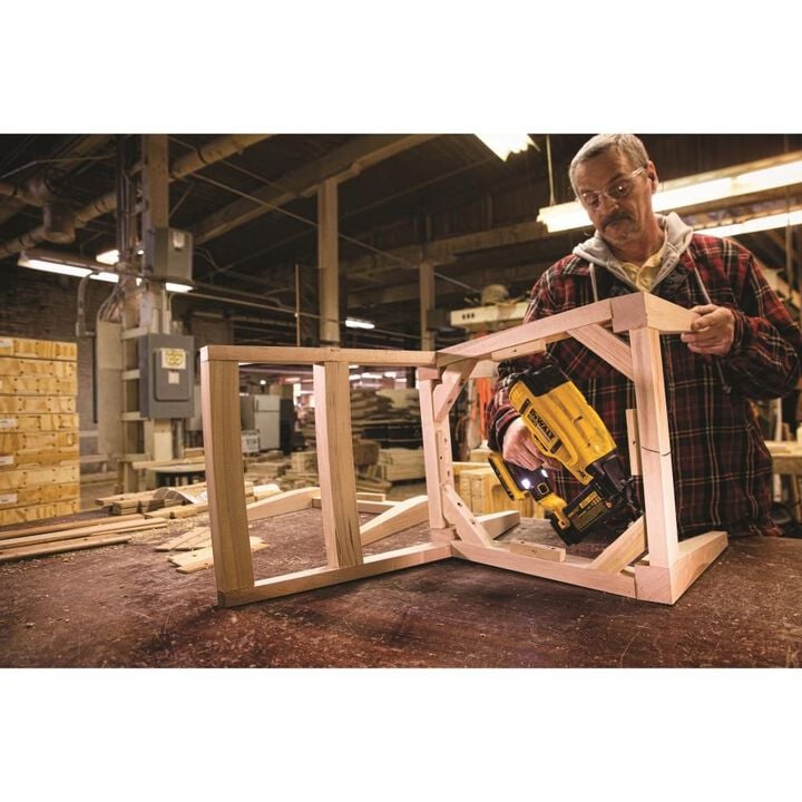 DEWALT 20 V MAX XR 18 Gauge Brad Nailer - (Bare Tool), large image number 4