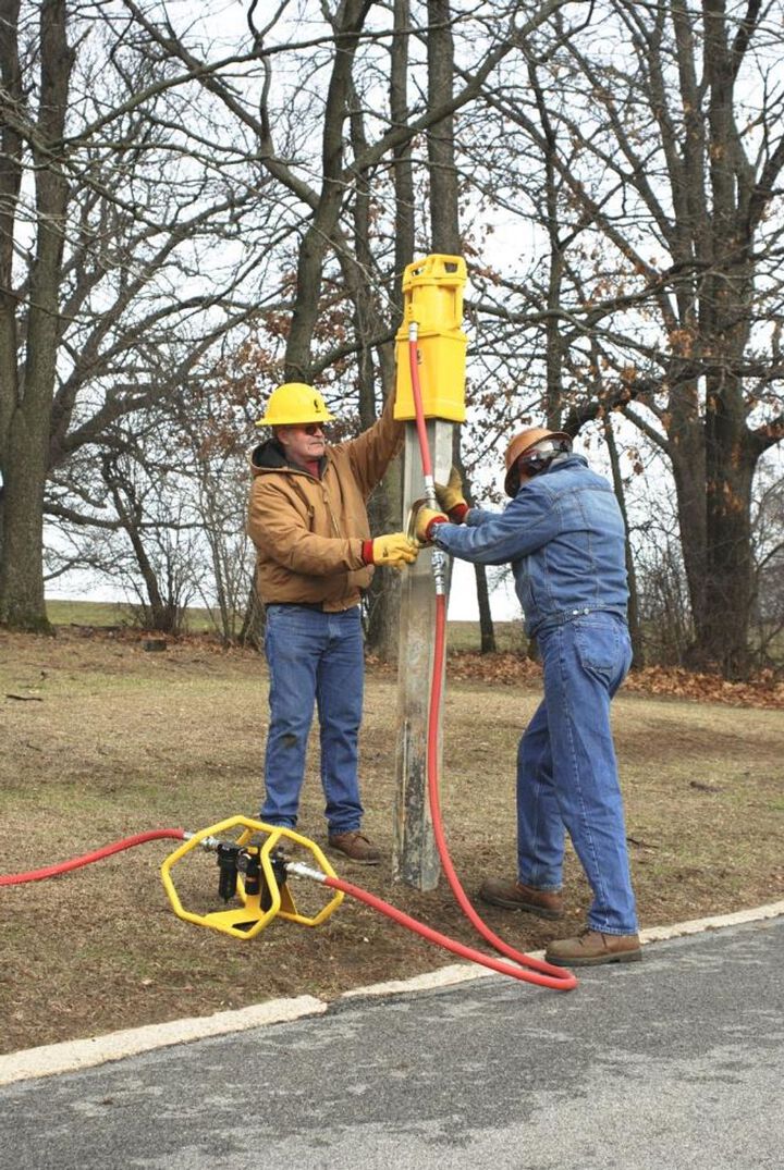 Rhino Tool PD 140 - 140 LB Pneumatic Post Driver 4-1/4in Chuck, large image number 1