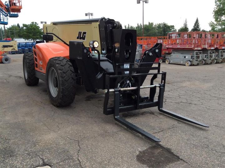 JLG 10000-lb 55-ft Telehandler with Cab and Heater, large image number 9