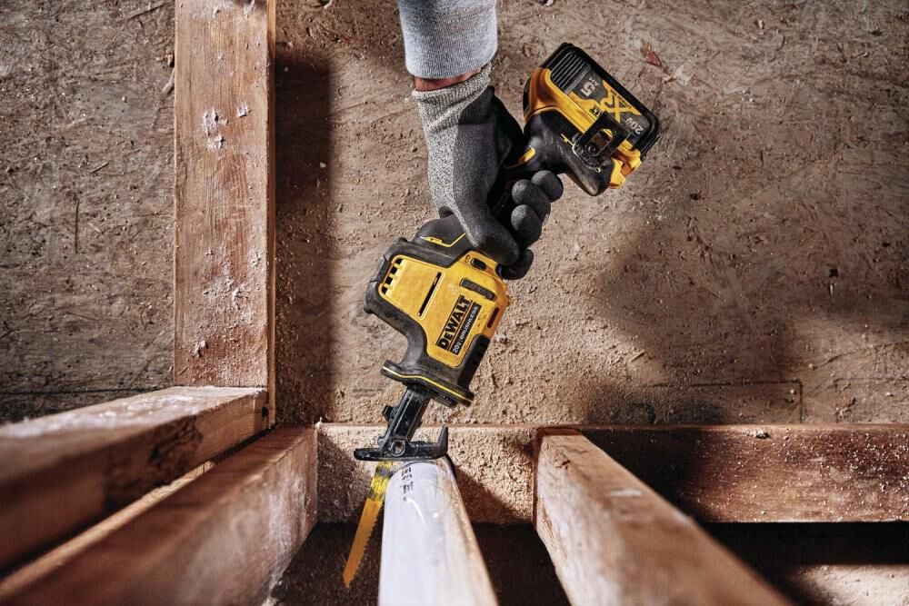 DEWALT 20V MAX Cordless Reciprocating Saw & 3 Inch Cut-Off Tool Bundle, large image number 10