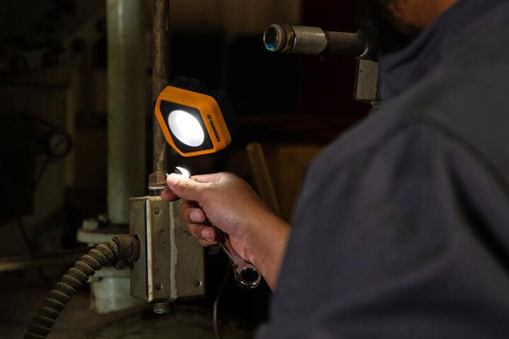 GEARWRENCH Promotional 1000 Lumens Rechargeable Shop Light, large image number 9
