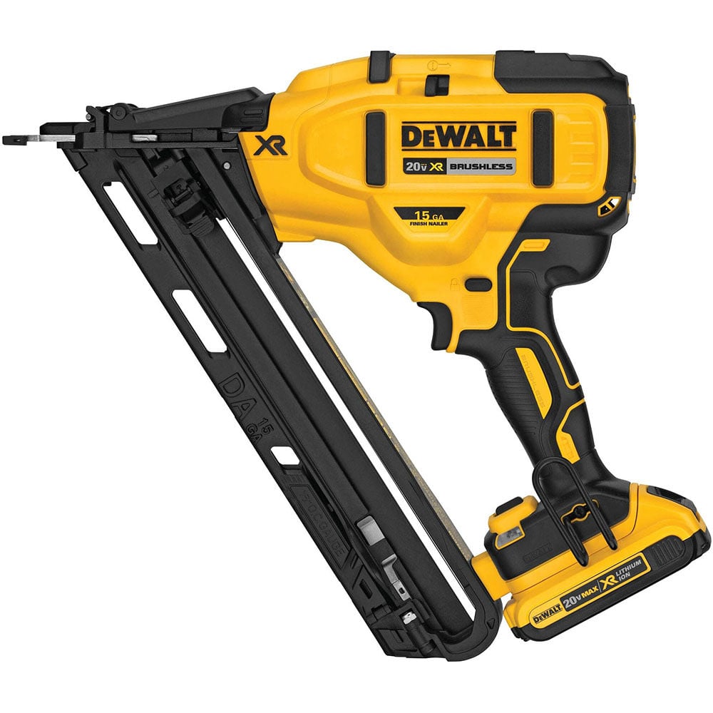 DEWALT 20V MAX XR 15 Gauge Angled Finish Nailer Kit - DCN650D1