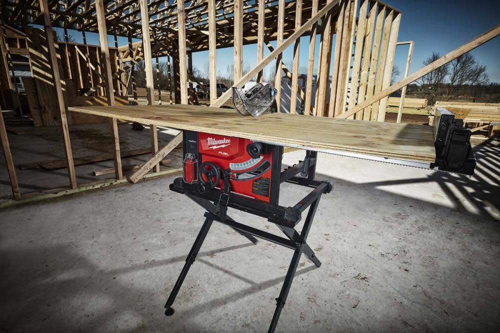 Milwaukee table deals saw with battery