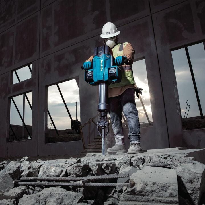 Makita 80V max (40V max X2) XGT Brushless 70 lb. 1-1/8 Inch Hex AVT Breaker Hammer 8 Ah Kit, AWS Capable with 4 Batteries, large image number 9