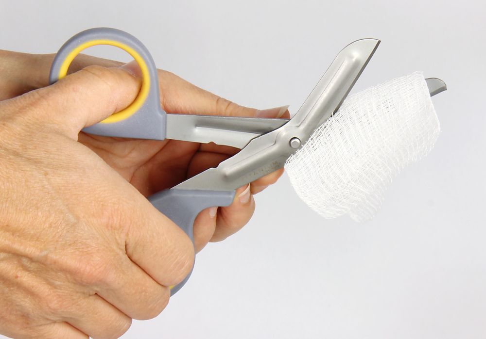 First Aid Only 7 Inch Titanium-Bonded Bandage Shears for Cutting Tape or Bandages, large image number 4