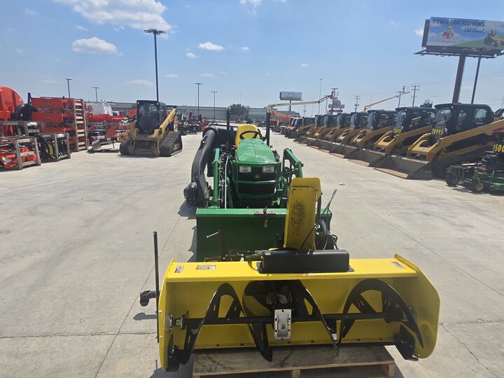 John Deere 1025R Sub-Compact Diesel Utility Tractor Used 2014, large image number 1