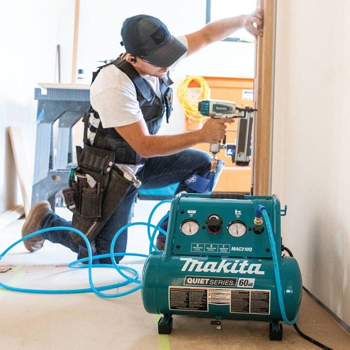 Makita Quiet Series Air Compressor 1 HP 2 Gallon Oil Free Electric, large image number 2