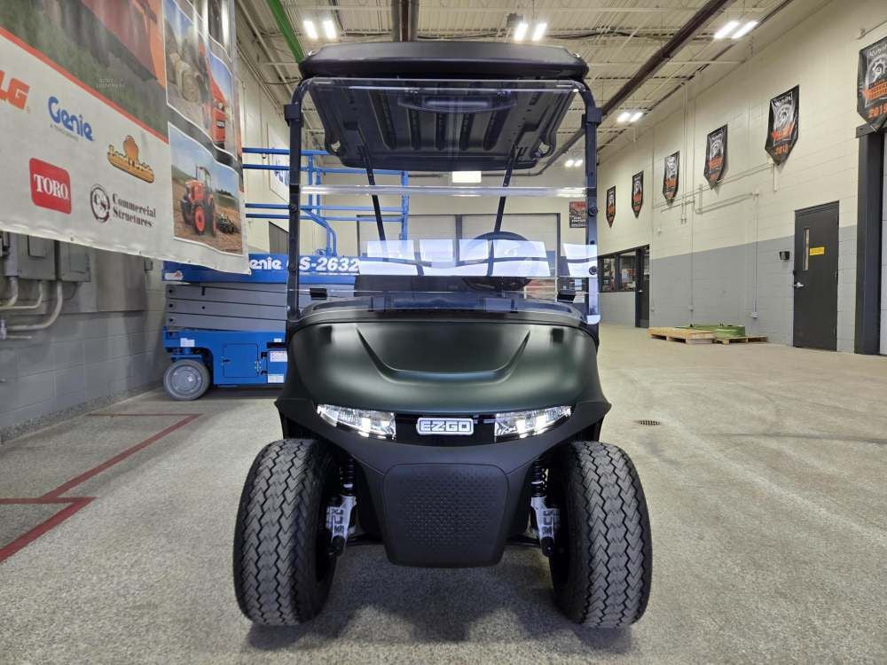 E-Z-GO Valor 2-Seat Electric Golf Cart Matte Green, large image number 3