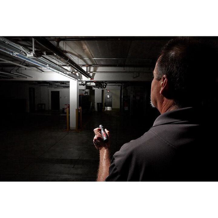 Milwaukee USB Rechargeable 1100L Twist Focus Flashlight, large image number 16