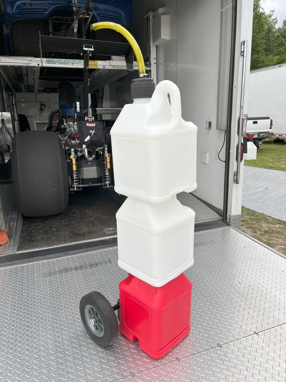 Flo-Fast 5 Gal Red Utility Can Stackable, large image number 10
