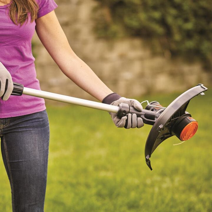Black and Decker 40V MAX Cordless String Trimmer & Sweeper Combo Kit (LCC340C), large image number 3