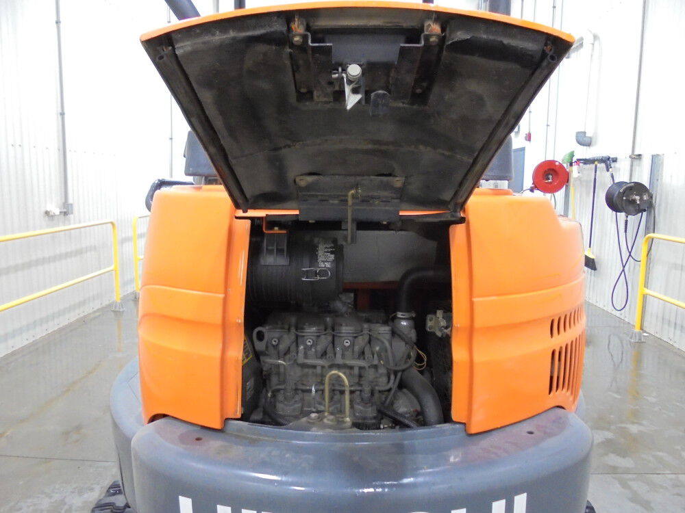 Hitachi ZX35U 29.9HP Open Canopy Mini Excavator - Used 2005