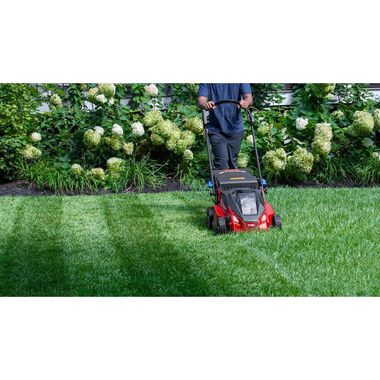 Toro 60V 21in Self Propelled Push Lawn Mower 5Ah Kit, large image number 3