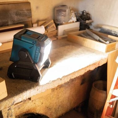 Makita Promotional 40V max XGT Cordless Work Light (Bare Tool)