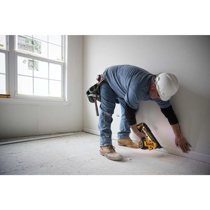 DEWALT 20V MAX XR 15 GA Angled Finish Nailer (Bare Tool), large image number 3