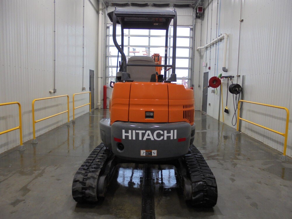 【2025年】エレガントファッションを上品に着 ZX35U Hitachi 29.9HP 2005 Used - Excavator Mini Canopy Open ビリヤード