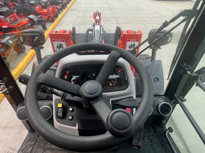 Kubota R640R3 64HP Gasoline-Powered Wheel Loader - Used 2022, large image number 9
