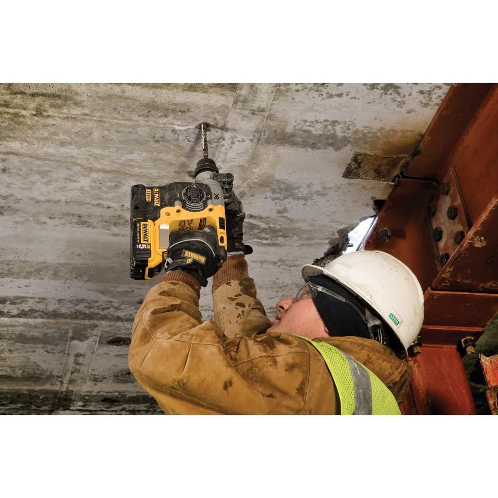 DEWALT 20V MAX XR Brushless 1-in L-Shape SDS Plus Rotary Hammer Kit, large image number 2