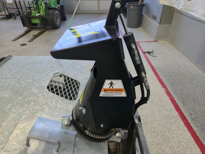 MUSKOX 84 Inch 17-50 GPM Hydraulic Snow Blower, large image number 12