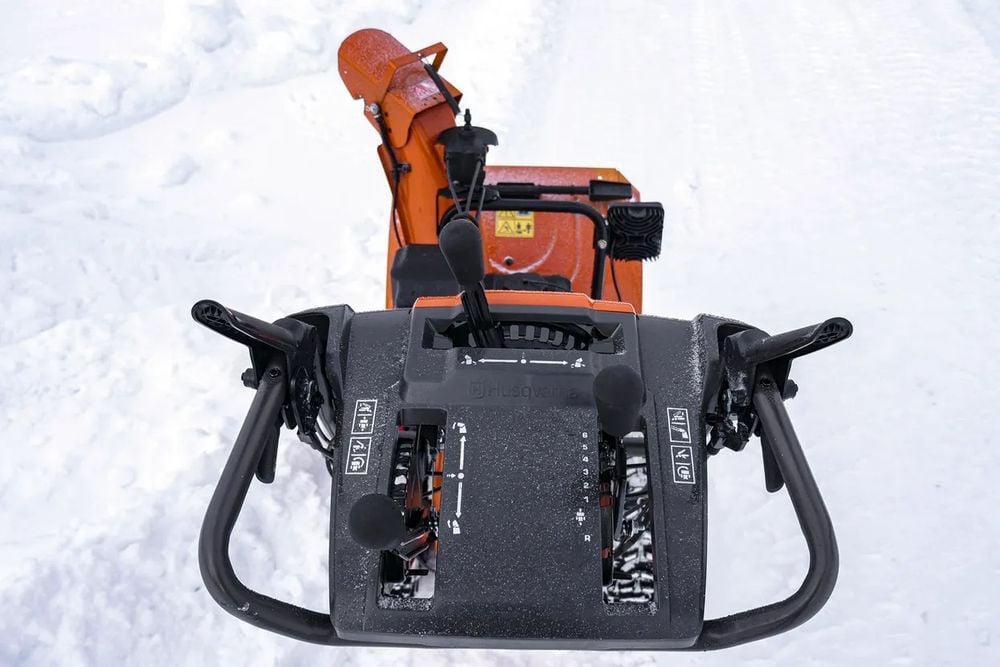 Husqvarna ST 224 Residential Snow Blower 24in 208cc, large image number 7