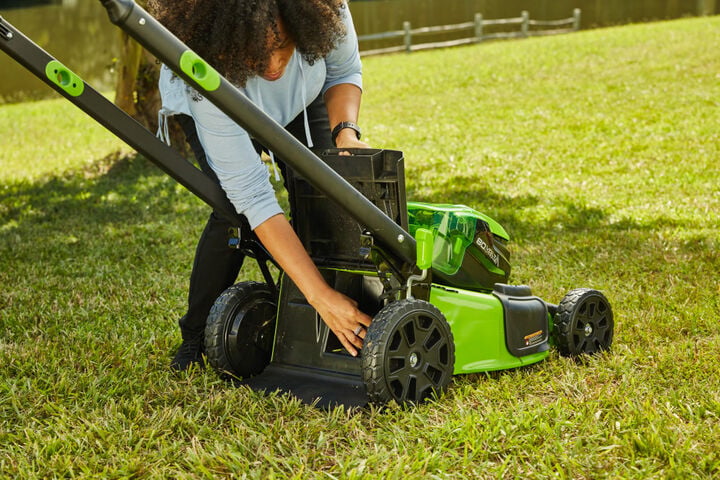 Greenworks 80V 21in Cordless Self Propelled Lawn Mower Kit with 5Ah Battery & Charger, large image number 6