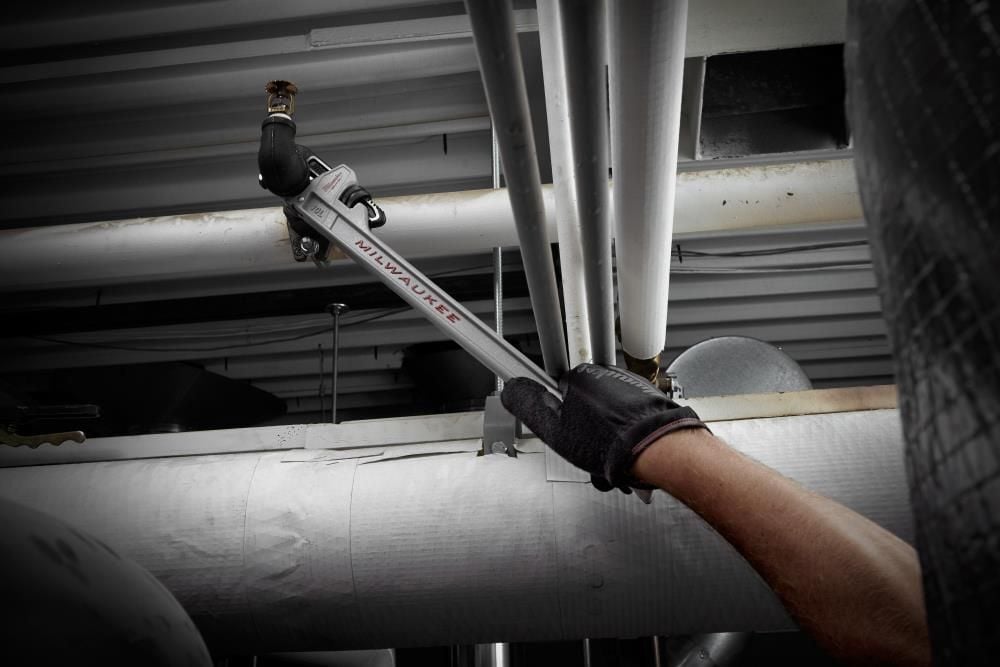 Milwaukee 10L Aluminum Pipe Wrench with POWERLENGTH Handle, large image number 3