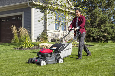 Honda 21 In. Nexite Deck Self Propelled 4-in-1 Versamow Hydrostatic Lawn Mower with GCV200 Engine Auto Choke and Roto-stop, large image number 4