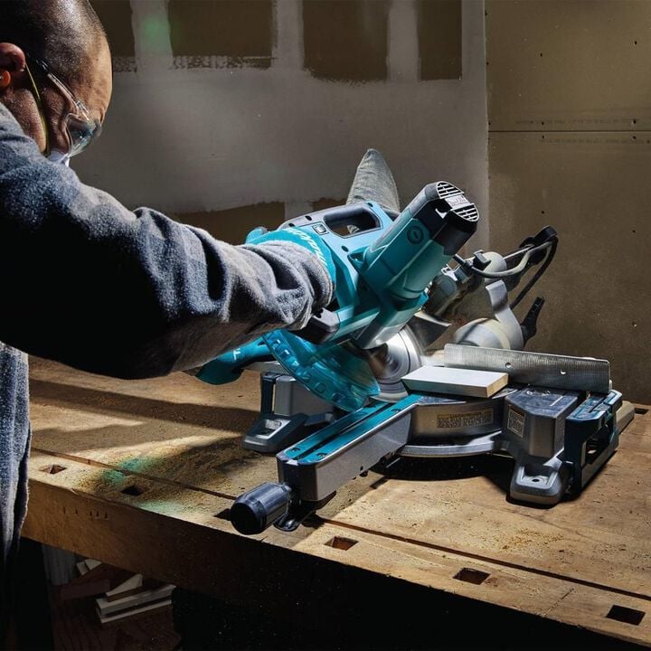 Makita 8-1/2 Inch Slide Compound Miter Saw, large image number 4
