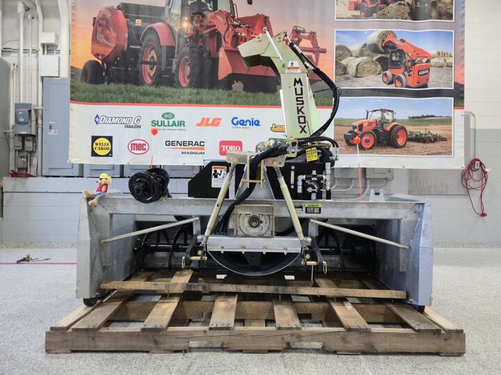 MUSKOX 82 Inch Inverted PTO Snow Blower, large image number 3