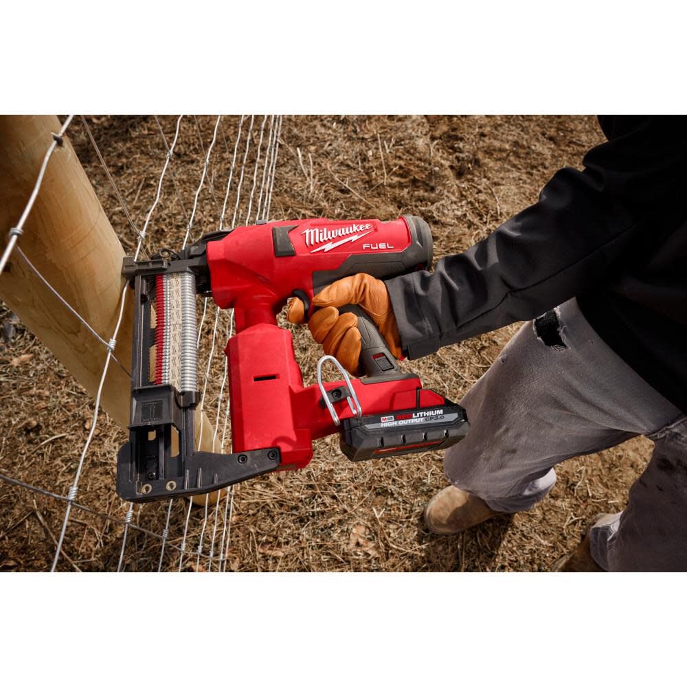 Milwaukee staple clearance gun staples