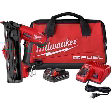 Milwaukee M18 FUEL 16 Gauge Angled Finish Nailer Kit 2841-21CT  
