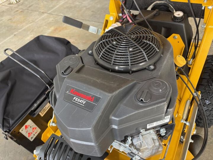 Hustler Surfer Pro 34 Inch Stand-On Zero-Turn Mower Used 2025, large image number 9