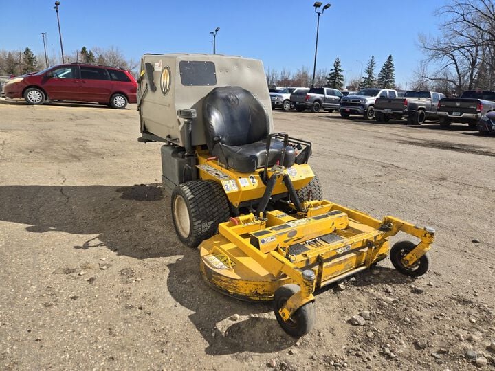 Walker T25I 48 Inch Front Mount Riding Mower Used 2018, large image number 3